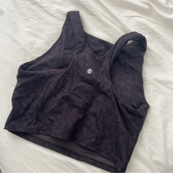 Workout Top - Picture 2 of 3